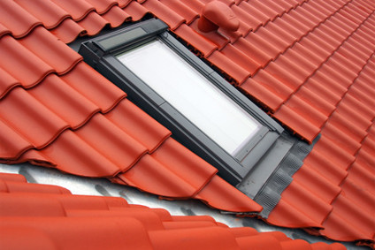 SGM-Komplettrenovierungen GmbH | Dachdeckerarbeiten Ziegel Dachfenster